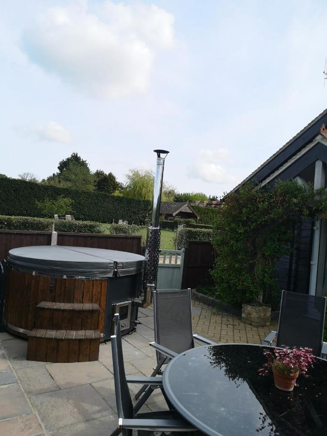 Oak Cottage With Private Log Fired Hot Tub Maidstone Ngoại thất bức ảnh